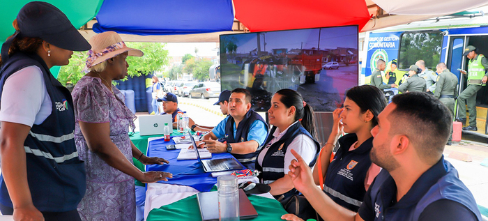 Feria de servicios p&uacute;blicos se tom&oacute; la comuna 13