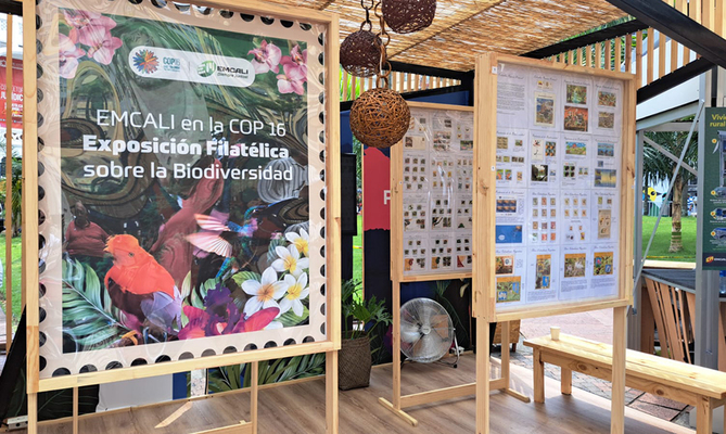 EMCALI present&oacute; la colecci&oacute;n de estampillas sobre biodiversidad en el stand de la empresa durante la COP16