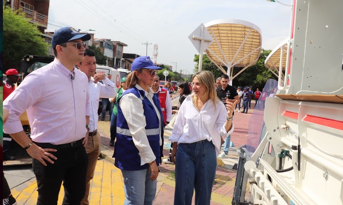 &iexcl;Comprometidos con el cuidado del medioambiente! Cali cuenta con seis nuevos veh&iacute;culos especializados para el servicio de recolecci&oacute;n de basuras
