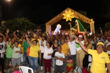 Alcald&iacute;a de Cali acompa&ntilde;&oacute; la &lsquo;Velat&oacute;n&rsquo; en el Bulevar de Oriente: se encendi&oacute; una luz de esperanza en los comedores comunitarios 