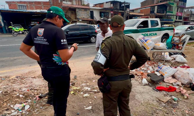 Operativos en Cali detectan infractores y combaten malas pr&aacute;cticas en la disposici&oacute;n de residuos