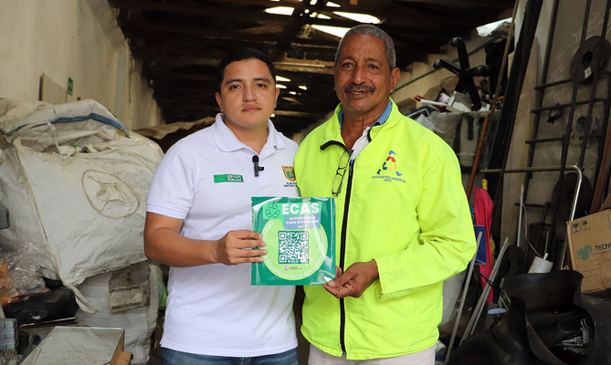 Alcald&iacute;a de Cali dignifica la labor de los recicladores de oficio: contar&aacute;n  con un c&oacute;digo QR de identificaci&oacute;n para trabajar