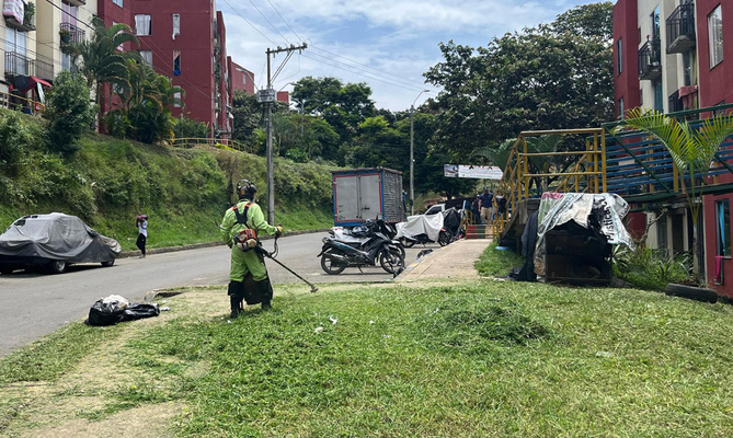 Espacios verdes e iluminaci&oacute;n para Altos de Santa Elena: Administraci&oacute;n Distrital brinda soluciones reales