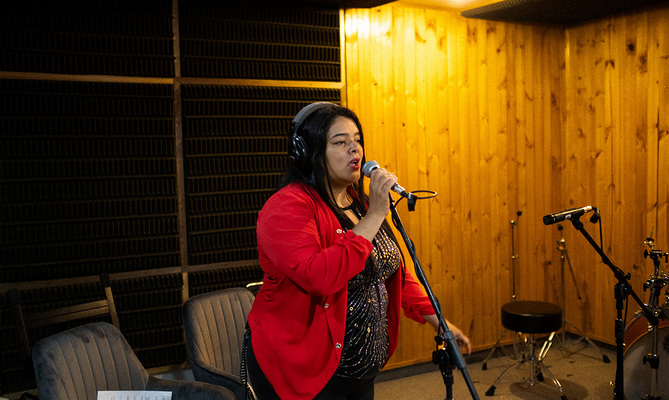 Irmay &lsquo;La Melodiosa&rsquo; de la salsa