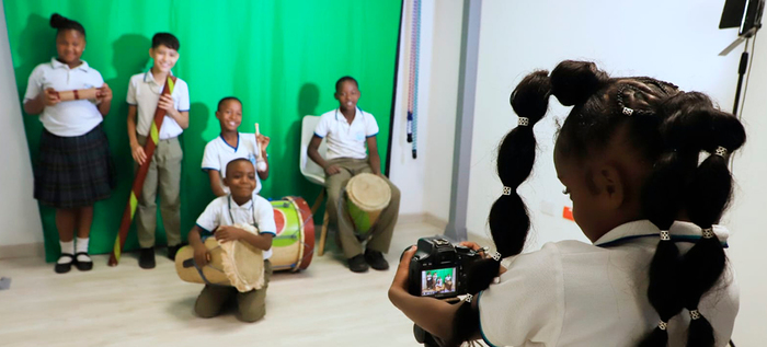Un Laboratorio de Innovaci&oacute;n Digital llen&oacute; de ilusi&oacute;n a los ni&ntilde;os de la comuna 15