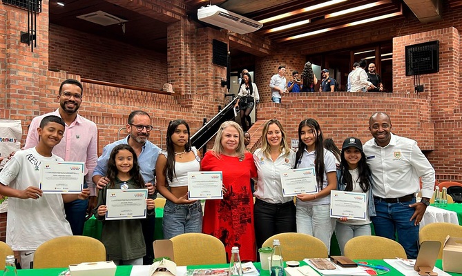 En el primer Consejo de Gobierno Infantil, una ni&ntilde;a venezolana dirigi&oacute; las Tecnolog&iacute;as de la Informaci&oacute;n y las Comunicaciones de Cali