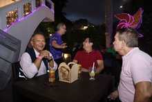Con estrofas como &ldquo;En el veintitr&eacute;s, de la ciento diez&rdquo; prendi&oacute; la fiesta La Sonora Ponce&ntilde;a en la Casa de la Feria