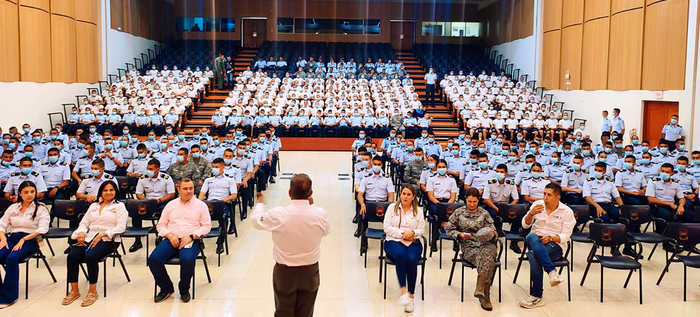 450 nuevos cadetes de la Fuerza A&eacute;rea conocieron la oferta tur&iacute;stica de Santiago de Cali