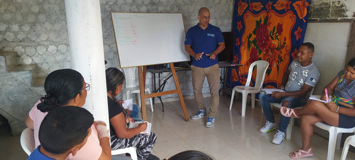 Comerciantes de Cristo Rey se forman en una segunda lengua para atender turistas extranjeros