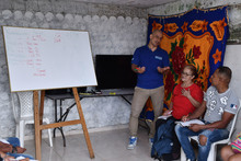 Very well, as&iacute; capacitan en el idioma ingl&eacute;s, los comerciantes de Cristo Rey
