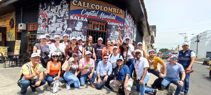 Turistas llegan a &lsquo;Melassa&rsquo;, un nuevo lugar que rinde tributo a la historia de los LP&rsquo;s en Cali