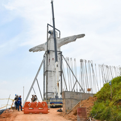 El Cristo de Cali se sostendr&aacute; solo: Secretar&iacute;a de Vivienda retir&oacute; estructura met&aacute;lica de apoyo