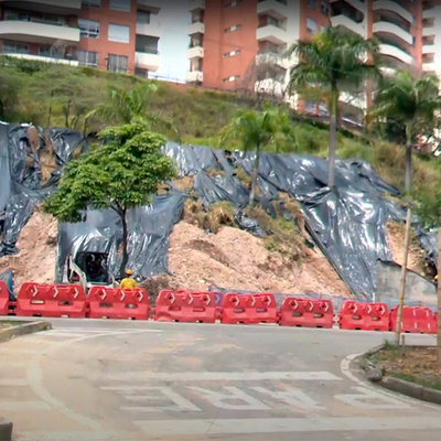 Con la estabilizaci&oacute;n del talud avanza cimentaci&oacute;n del &lsquo;puente verde&rsquo; sobre la avenida de Los Cerros
