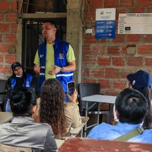 Comunidad y Administraci&oacute;n distrital en equipo para titular predios