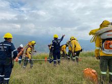 Bomberos hacen presencia en obra de Cristo Rey