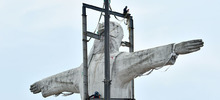 El Cristo de Cali se sostendr&aacute; solo: Secretar&iacute;a de Vivienda retir&oacute; estructura met&aacute;lica de apoyo