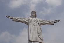 Cristo Rey vuelve a lucir su velo blanco sin estructura met&aacute;lica